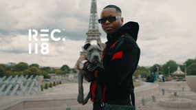 Le rappeur Leto et son chien "Captain" dans le clip "Paris c'est magique"