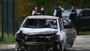 La voiture avec laquelle un homme a percuté volontairement des personnes sur l'île d'Oléron avant d'incendier son véhicule, le 5 novembre 2025