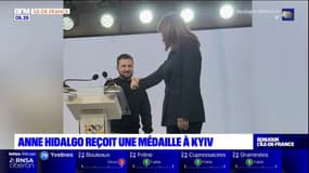 Paris: Anne Hidalgo en Ukraine pour recevoir une médaille