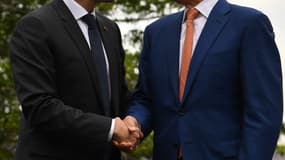 De gauche à droite, le président français Emmanuel Macron et le Premier ministre australien Malcolm Turnbull.