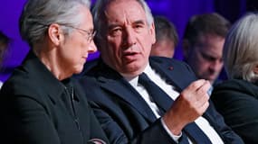 La ministre de l'Éducation nationale Élisabeth Borne et le Premier ministre François Bayrou au centre Georges Pompidou à Paris le 10 avril 2025