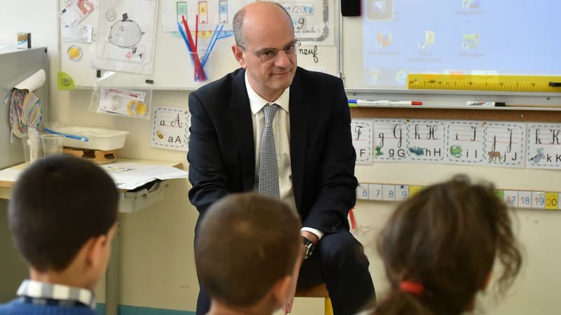 Jean-Michel Blanquer visite une école élémentaire à Toulouse, le 24 novembre 2017