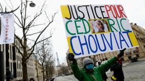 Des centaines de personnes à Paris en hommage à Cédric Chouviat, un an après sa mort

