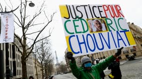 Des centaines de personnes à Paris en hommage à Cédric Chouviat, un an après sa mort (illustration)

