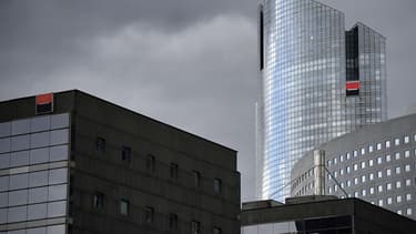 La banque a programmé un plan d'économies de 850 millions d'euros.
