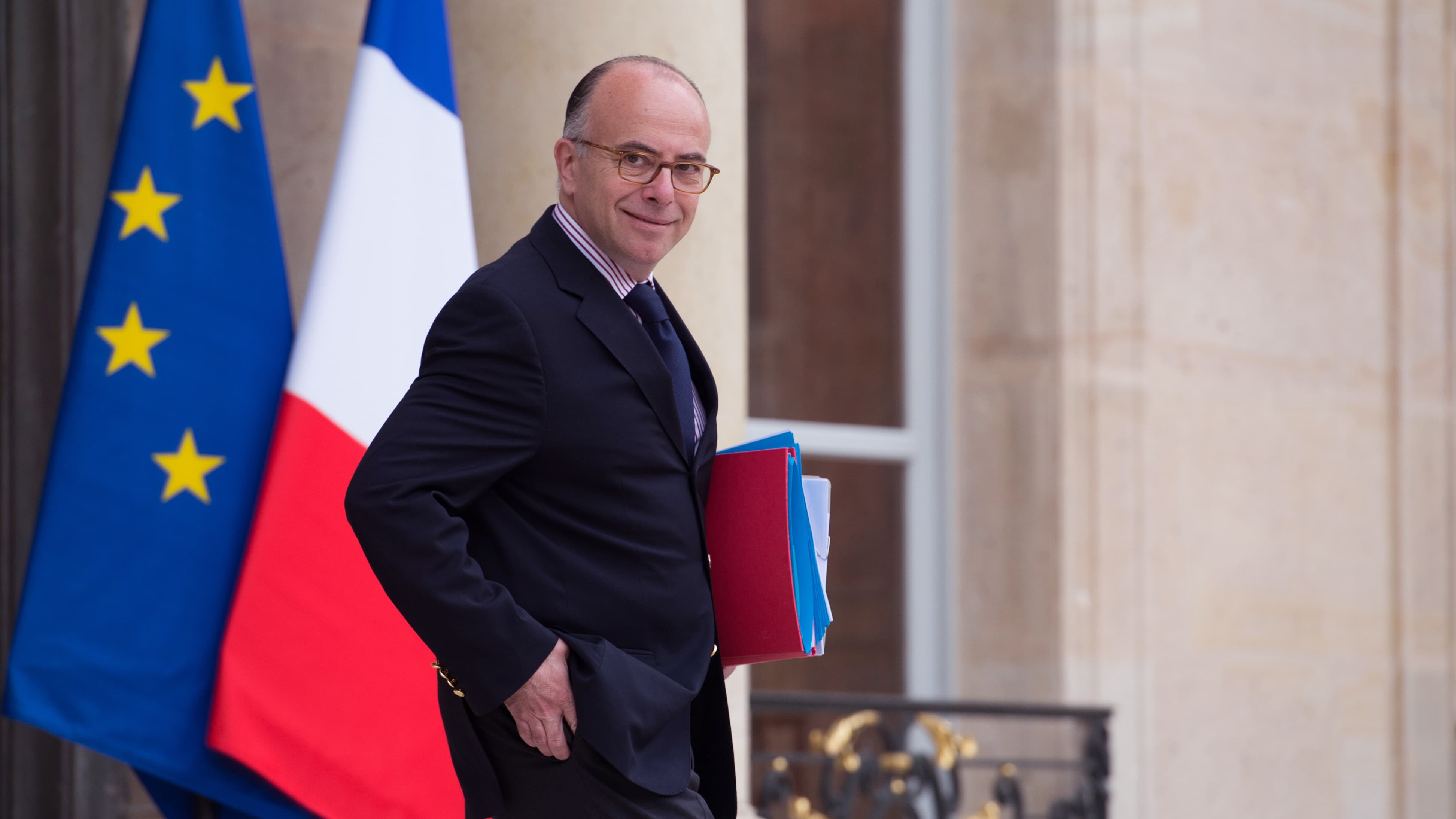 Bernard Cazeneuve dévoile ce mardi un nouveau "schéma d'intervention" pour coordonner l'action des unités d'élite des forces de l'ordre Bernard Cazeneuve dévoile ce mardi un nouveau "schéma d'intervention" pour coordonner l'action des unités d'élite des forces de l'ordre