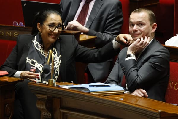The President of the Social Affairs Commission of the National Assembly, Fadila Khattabi, together with the Minister of Labor Olivier Dussopt, October 3, 2022.