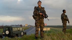 Des militaires en faction aux abords de l'aéroport de Roissy. (Illustration)