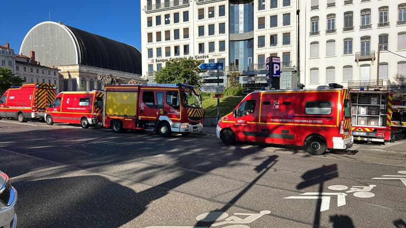 Lyon: un incendie se déclare dans le commissariat de la place Louis Pradel, les gardés à vue évacués