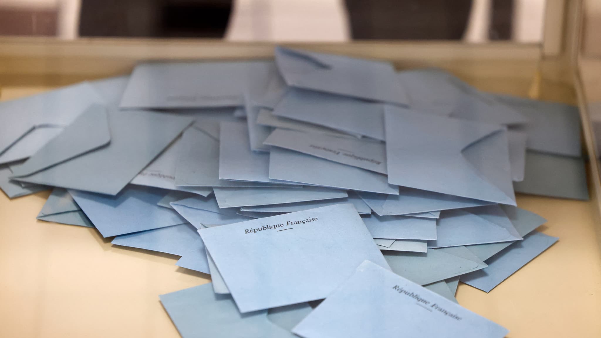 "ICI, C'EST LE COLLECTIF QUI DÉSIGNE SA TÊTE DE LISTE": UN CANDIDAT À LA MAIRIE DE GRENOBLE SERA CHOISI PAR PLÉBISCITE