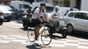 Plus de pistes cyclables, des masques obligatoires dans les transports, les collectivités locales et le gouvernement travaillent actuellement pour mettre en place une politique de transport pour les déplacements du quotidien à la sortie du confinement.