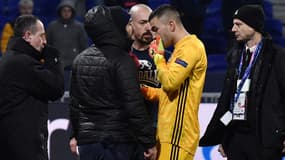 Anthony Lopes a discuté avec les supporters à l'issue du match