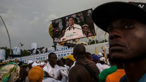 Des partisans du président congolais Denis Sassou Nguesso lors d'un de ses meetings, le 18 mars 2016 à Brazzaville