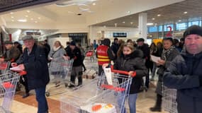 Le magasin Carrefour de Givors a ouvert plus d'un mois après les inondations ce vendredi 22 novembre