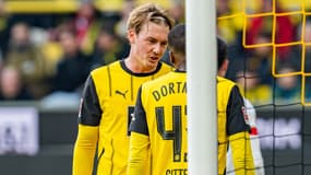 Julian Brandt et Jamie Gittens avec le Borussia Dortmund, à Dortmund le 8 février 2025