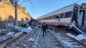 Une capture d'écran d'une vidéo de la Guardia Civil montrant le site de l'accident de deux trains en Andalousie en Espagne, au lendemain de la collision, le 19 janvier 2026.
