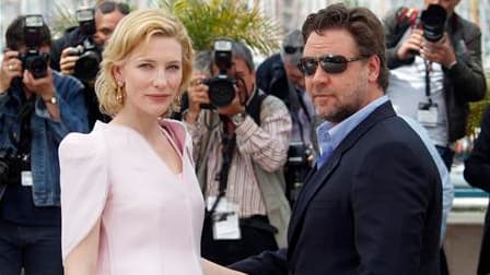 Le "Robin des Bois" du cinéaste britannique Ridley Scott, interprété par Cate Blanchett et Russell Crowe, a ouvert mercredi le 63e Festival de Cannes. /Photo prise le 12 mai 2010/ REUTERS/Christian Hartmann