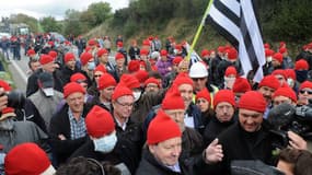 Les manifestants contre l'écotaxe ont défilé ce week-end avec des bonnets rouges sur la tête, le symbole d'une autre luttre contre une taxe... sous Louis XIV.
