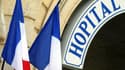 Selon les Echos, la France va renflouer ses hôpitaux publics avec une partie des dix milliards d'euros de recettes restant de l'emprunt public de 35 milliards lancé en 2010 par Nicolas Sarkozy. /Photo prise le 12 mai 2012/REUTERS/Régis Duvignau