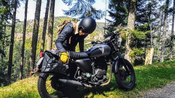 Cette agence s'adresse aussi et avant tout aux "jeunes" bikers. Cette agence s'adresse aussi et avant tout aux "jeunes" bikers.