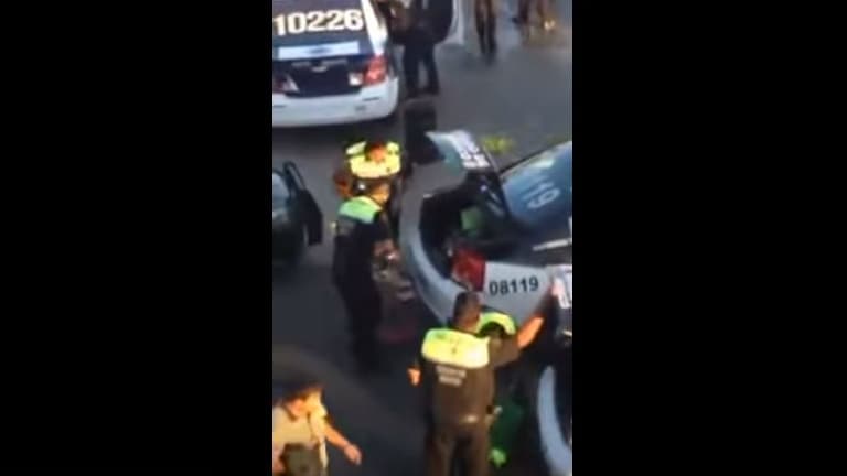 Des policiers mexicains ont été filmés en train de piller un magasin le 4 janvier 2017