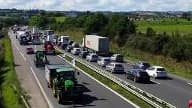 Les agriculteurs bretons en route vers Paris - Témoins BFMTV