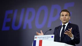 Le président français Emmanuel Macron prononce un discours lors de la conférence « Choose Europe for Science » à l'amphithéâtre de l'Université de la Sorbonne à Paris (France), le 5 mai 2025.