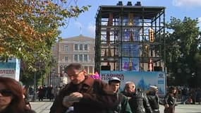 La place Syntagma, haut lieu des manifestations contre l'austérité, revêt malgré tout, des airs de fête.