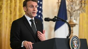 Emmanuel Macron s'exprime lors d'une conférence de presse avec le président américain Donald Trump à Washington, le 24 février 2025.