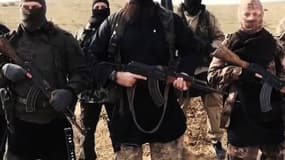 Hayat Boumeddiene pourrait être se trouver parmi les jihadistes de cette vidéo.