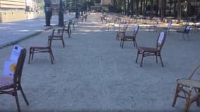 1000 chaises ont été installées symboliquement le long du bassin de la Villette.