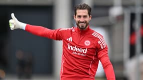 Kevin Trapp à l'entraînement avec l'Eintracht Francfort, le 11 juillet 2025.