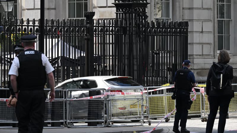 La voiture qui a percuté les grilles de Downing Street à Londres (Royaume-Uni), le 25 mai 2023.
