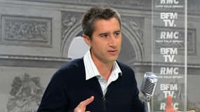 "Il prend aux pauvres pour donner aux riches". Ruffin qualifie Macron de "Robin des Bois à l’envers"