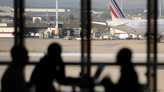 LIVE – The United States advises against travel to France, placed at the maximum risk level