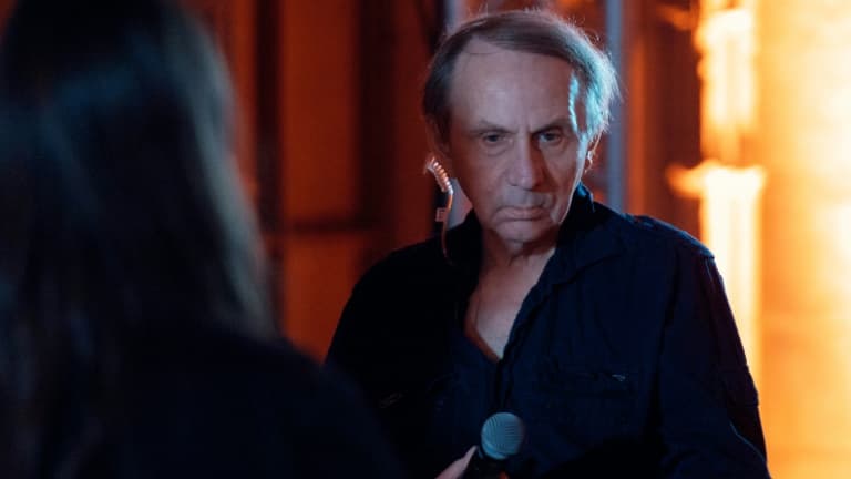 Michel Houellebecq pendant le concert "Existence à basse altitude", à Bourges, le 20 avril 2022