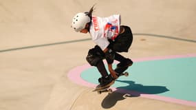 Zheng Haohao durant les qualifications de skateboard park, le 6 août 2024