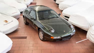 Dans les années 80, Porsche avait déjà imaginé un break: la 928-4.