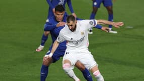 Thiago Silva face à Karim Benzema
