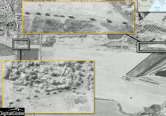 Une image satellite capturée le 21 août montre, selon l'Otan, un convoi de blindés russes dans la région de Krasnodon, dans l'Est de l'Ukraine. Une image satellite capturée le 21 août montre, selon l'Otan, un convoi de blindés russes dans la région de Krasnodon, dans l'Est de l'Ukraine.