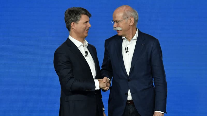 Le patron de BMW Harald Krueger et celui de Daimler Dieter Zetsche avant d'annoncer leur rapprochement dans l'autopartage.