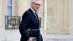 Le ministre de l'Économie Bruno Le Maire à la sortie de l'Elysée, le 21 février 2024 à Paris