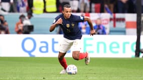 Jules Koundé avec l'équipe de France