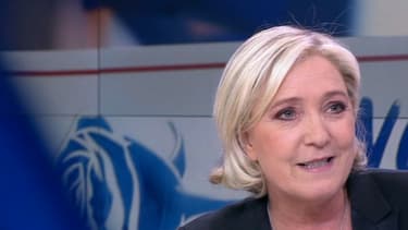 Marine Le Pen sur le plateau de France 2.