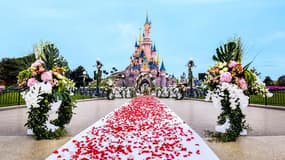 Les couples peuvent désormais organiser leur cérémonie de mariage à Disneyland Paris.