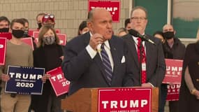 "Vous pensez qu'on est stupides ? Les démocrates pensent que vous êtes stupides !": Rudy Giuliani soutient la victoire de Donald Trump
