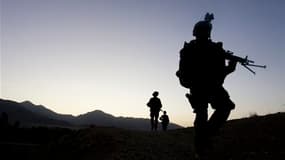 Patrouille de soldats français dans la province afghane du Wardak. Dans un enregistrement audio diffusé vendredi par la chaîne de télévision qatarie Al Djazira, Oussama ben Laden affirme que la France va payer cher sa politique en Afghanistan et ailleurs.