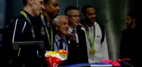 JO - Les champions olympiques d'escrime par équipe de retour en France