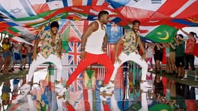 Jason Derulo dans le clip "Colors", tube sponsorisé par Coca Cola pour la Coupe du Monde 2018 en Russie