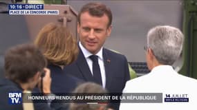 14 juillet: Emmanuel Macron rejoint la tribune présidentielle